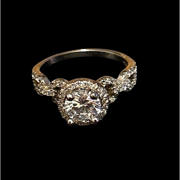 925 Sterling and Stimulated Diamond Ring Size 8 - Picture 2 of 9